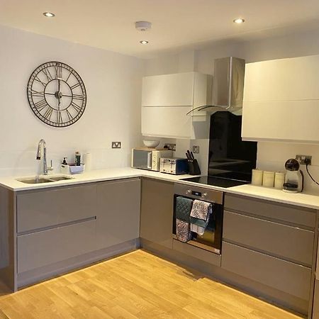 Bevendean Beach Hut - Modern 5 Bedroom House, With Parking Brighton Exterior photo