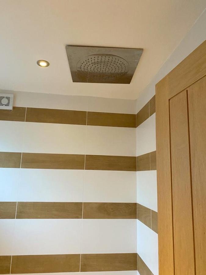Bevendean Beach Hut - Modern 5 Bedroom House, With Parking Brighton Exterior photo