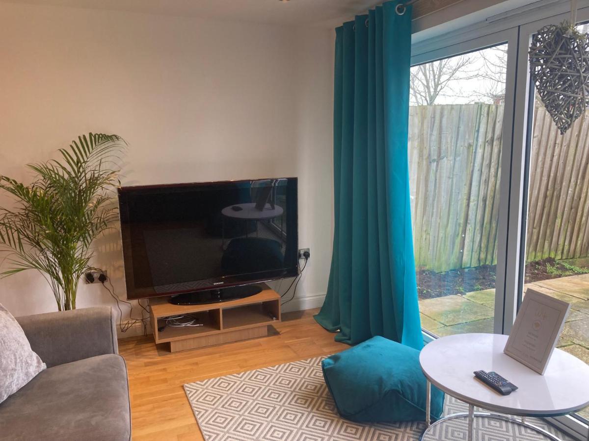Bevendean Beach Hut - Modern 5 Bedroom House, With Parking Brighton Exterior photo