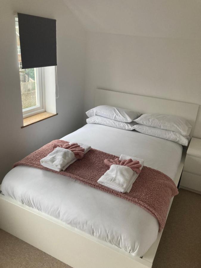 Bevendean Beach Hut - Modern 5 Bedroom House, With Parking Brighton Exterior photo